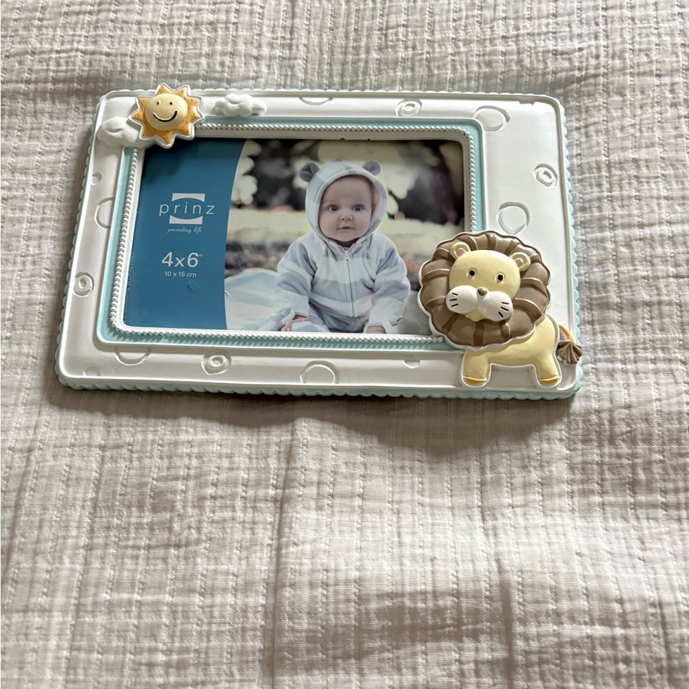 Kids White and Light Blue Lion Picture Frame - 4x6